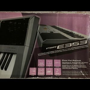 YAMAHA Piano E353